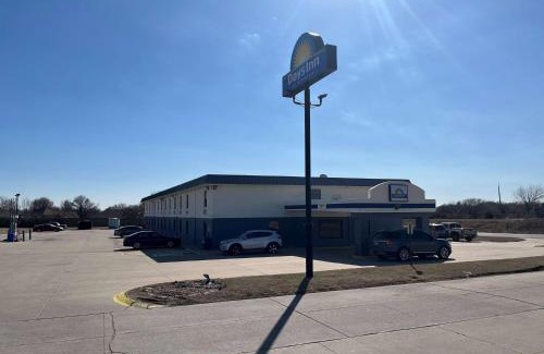 Park City Hotel | Days Inn by Wyndham Park City Kansas