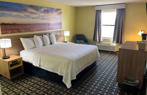 Park City Hotel | Days Inn by Wyndham Park City Kansas
