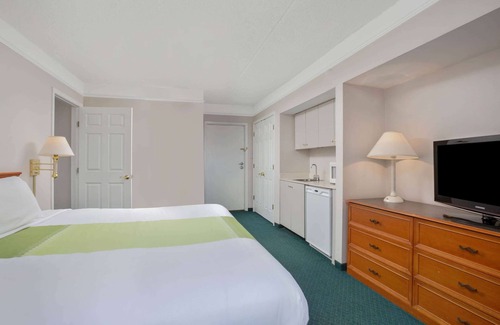 Reno Hotel | Days Inn by Wyndham Reno