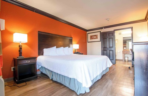 South Oklahoma City Hotel | Days Inn by Wyndham Oklahoma City/Moore