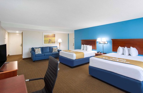 Tallahassee Hotel | Days Inn & Suites by Wyndham Tallahassee Conf Center I-10