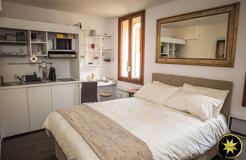 Pordenone Apartment | De Caesar Suite Pordenone Historical Center