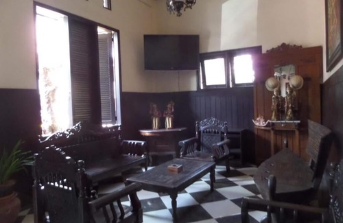 Malang House | De Clove Guest House