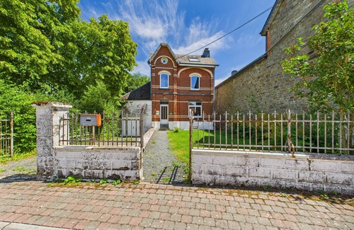 Bertrix House | De Dri le Mont by Phil !