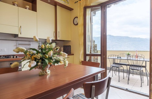 Sale Marasino Apartment | De Gasperi 14 - Two Bedroom Apartment, Sleeps 4