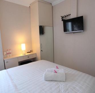 Tangerang Hotel | De Green Inn at Aeropolis