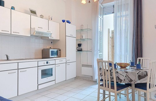 Pontaillac Apartment | de la Plage et d'Angleterre by Interhome