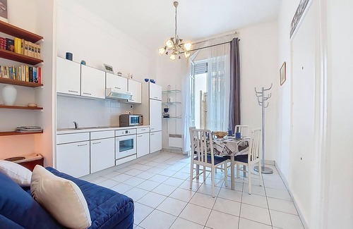 Pontaillac Apartment | de la Plage et d'Angleterre by Interhome