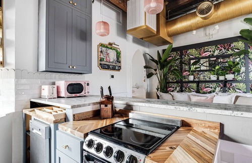 Richmond Apartment | Dear John, Suite 2