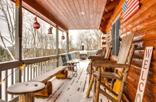Pittsburg House | Deck and Fire Pit Secluded Cabin Near Lake Francis!