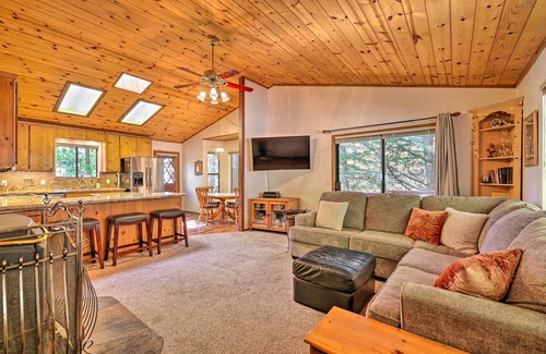 Twain Harte Cottage | Deck w/Forest Views: Quiet Twain Harte Cabin!