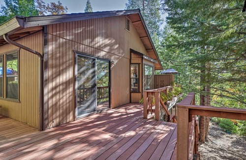 Twain Harte Cottage | Deck w/Forest Views: Quiet Twain Harte Cabin!