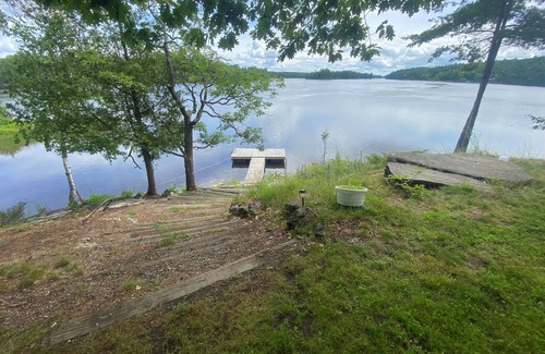 Horton Cottage | Deep Blue With the Waterfront View