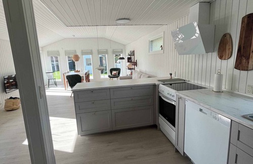 Bog By House | Dejligt sommerhus på Bogø