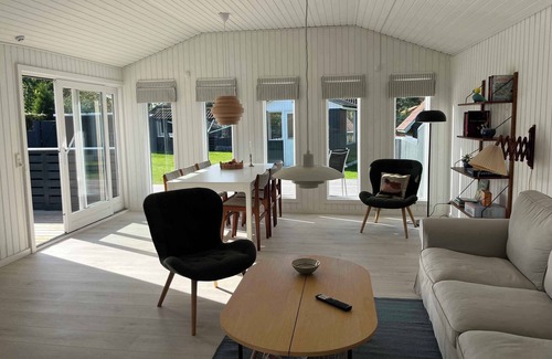 Bog By House | Dejligt sommerhus på Bogø