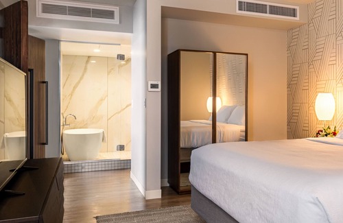Traverse City Hotel | Delamar Traverse City