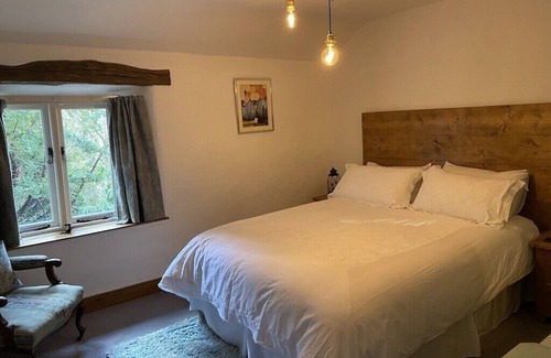 Bowness-on-Windermere Cottage | Delightful romantic lakeland getaway