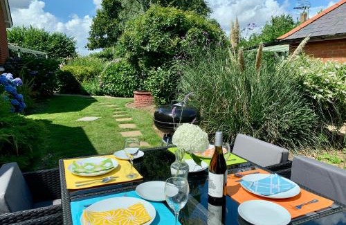 Halvergate House | Delightful 1 bed, 1 bath Norfolk Broads Guesthouse