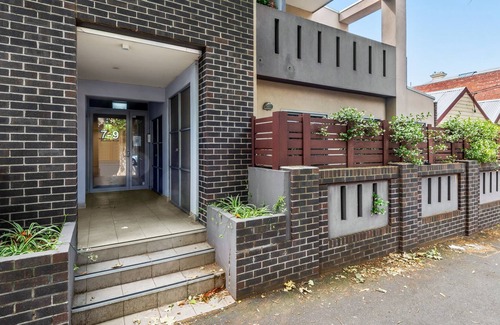 Kensington Apartment | Delightful 1-Bed Unit with a Courtyard