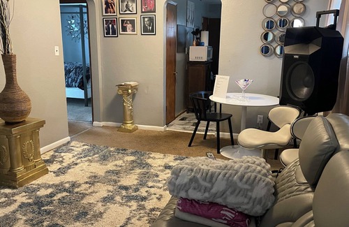 Airport Township House | Delightful 2-bedroom house with AC in Berkeley Iconixx Getaway STL