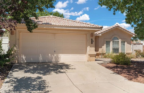 Paradise Hills Civic House | Delightful 3 bedroom home in Albuquerque
