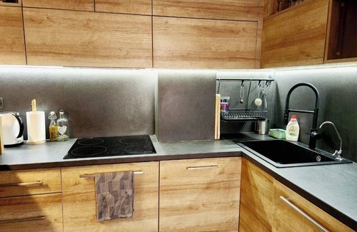 Banja Koviljaca House | Delightful 4-bedroom house with AC in Banja Koviljača with the mountain view