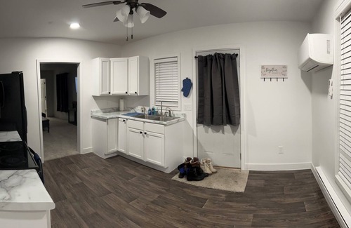 Bay City Apartment | Delightful apt w/AC near historic Midland St district