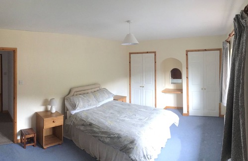 Llandrindod Wells House | Delightful bungalow in historic village of Abbey Cwmhir
