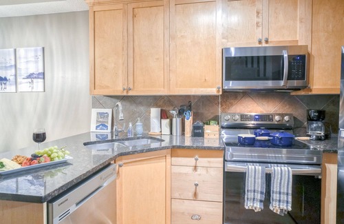 Canmore Ski Chalet | Delightful Chalet Heated Pool Hot Tub Private Entry
