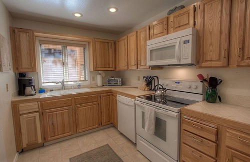 Incline Village Apartment | Delightful Mccloud 2 Bedroom Condo by RedAwning