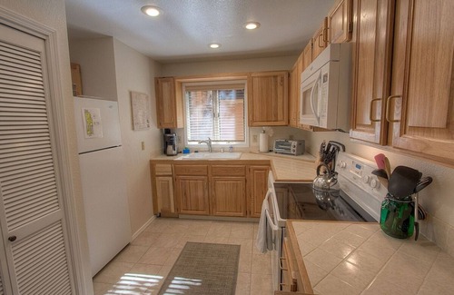 Incline Village Apartment | Delightful Mccloud 2 Bedroom Condo by RedAwning