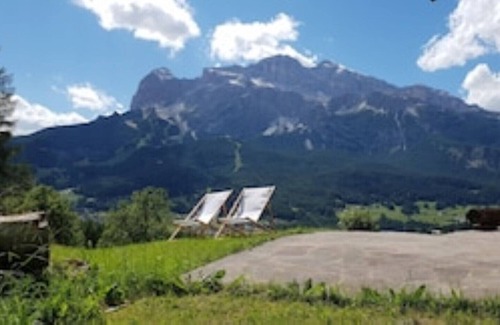Cortina d'Ampezzo Cabin | Delightful villa in Cortina set in an exclusive context and surrounded by meadows