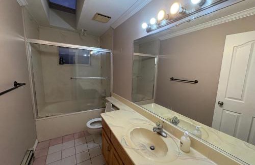 Delta House | Delta Guest House Near Transit, Shopping, High Speed Wi-Fi, Parking