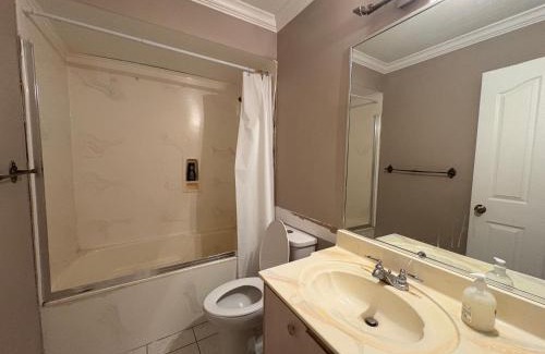 Delta House | Delta Guest House Near Transit, Shopping, High Speed Wi-Fi, Parking