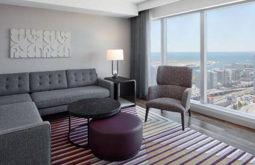 Toronto Entertainment District Hotel | Delta Hotels by Marriott Toronto