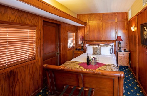 Old Sacramento Hotel | Delta King Hotel