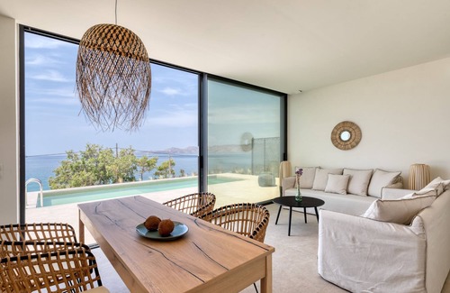 Karystos Apartment | Delta VIlla | S Cave Villas Seaside Karystos