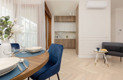Ochota Apartment | Deluxe Apartment by Renters