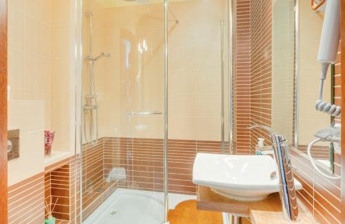 Lodz Apartment | Deluxe Apartment Smulsko Kids Room Terrace Parking