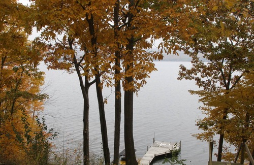 Valois Apartment | Deluxe Apartment with Breathtaking View of Seneca Lake