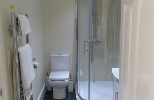 Retford House | Deluxe Double Ensuite at The Lawns Guest House