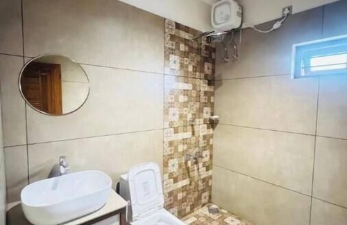 Ooty Apartment | Deluxe King Room Gypsie Cottage unit 3