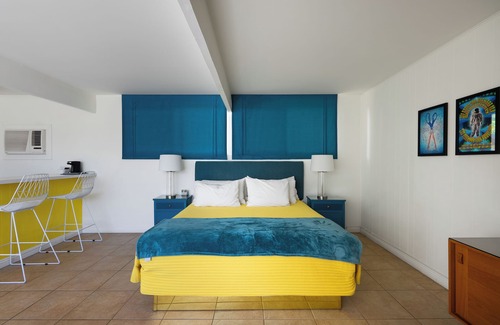 Desert Park Estates Hotel | Deluxe King Studio at Monkey Tree | 10mins to DT!