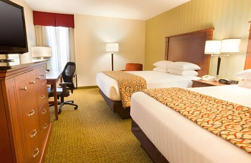 University Place House | Deluxe Rm for Your Family Vacation!Pet-Friendly