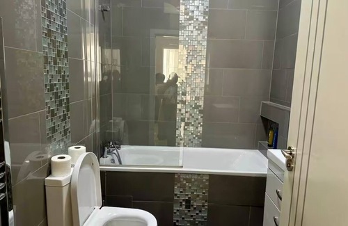 Brownswood Apartment | Deluxe studio near Emirates Stadium