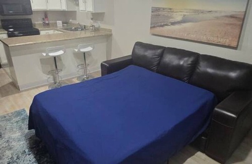 Northglenn Apartment | Denver Caribbean Beach House Resort