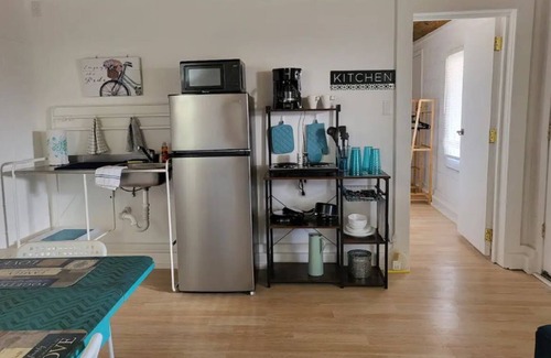 Laguna Park Apartment | Derekville #3 - Private Unit - Gated Pool