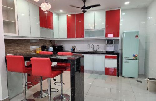 Bandar Penawar House | Desaru Brown House Pool-Table Tennis-KTV-BBQ-Disney-Netflix-Home Theatre