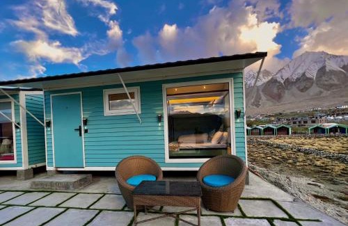 Man Bed & Breakfast | Desert Blue Pangong By LexStays