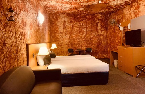 Coober Pedy Hotel | Desert Cave Hotel